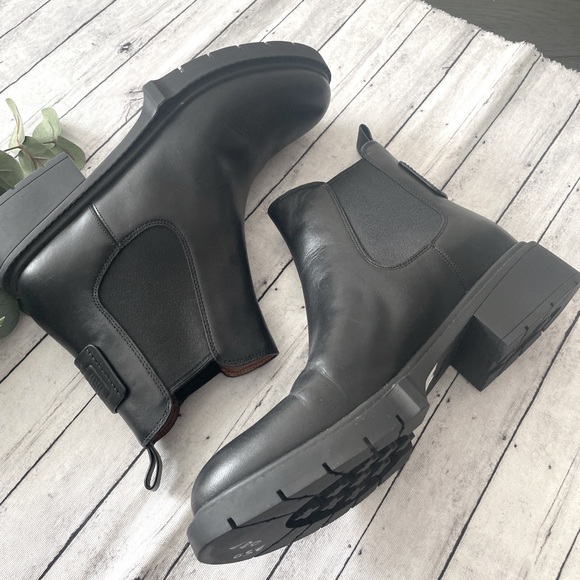NWT COACH
Lyden Leather Chelsea Booties - Picture 7 of 12